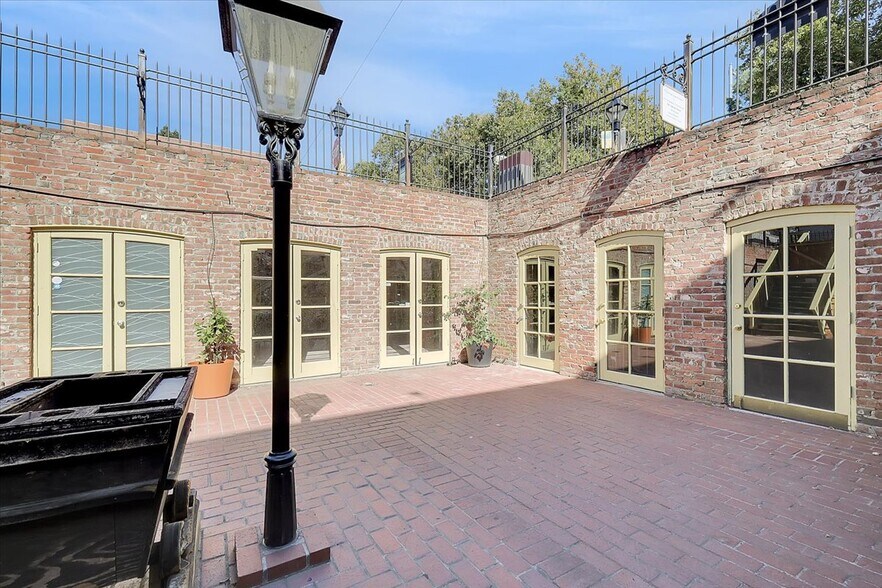 More Photos Of 900-906 2nd St, Sacramento Restaurant For Lease