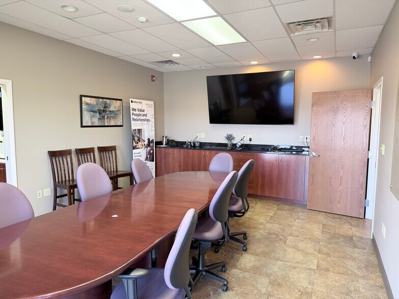 More Photos Of 150 N Prairie View Dr, Manteno General Retail For Sale