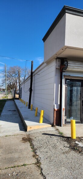 More Photos Of 6900-6906 Dixie Dr, Houston Storefront Retail Residential For Sale