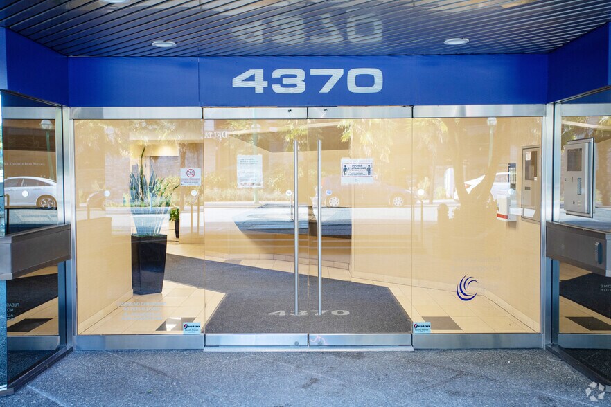 More Photos Of 4370 Dominion St, Burnaby Office For Lease