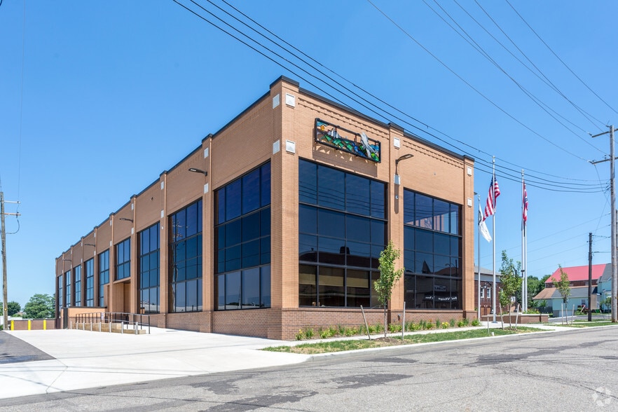 More Photos Of 50 North Ave NE, Massillon Office For Sale