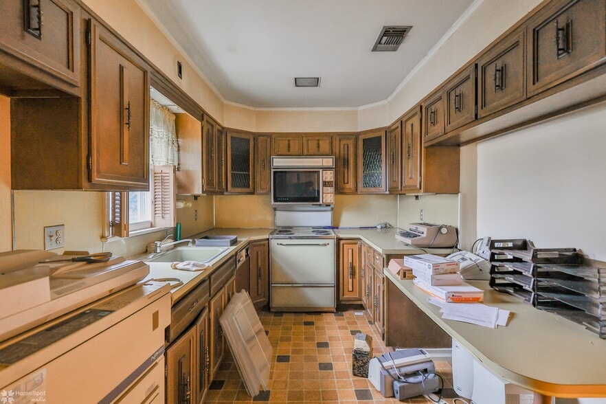 More Photos Of 1619 W Hamilton St, Allentown Funeral Home For Sale