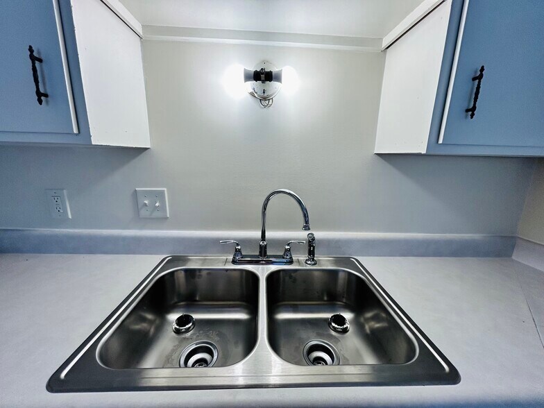 More Photos Of 207 S 5th St, Louisiana Multifamily For Sale