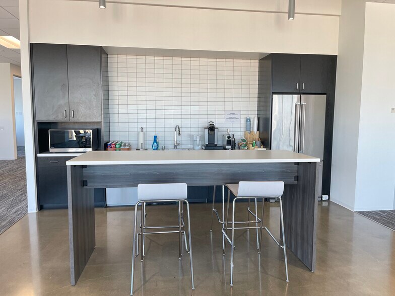 More Photos Of 200 Spectrum Center Dr, Irvine Office For Lease