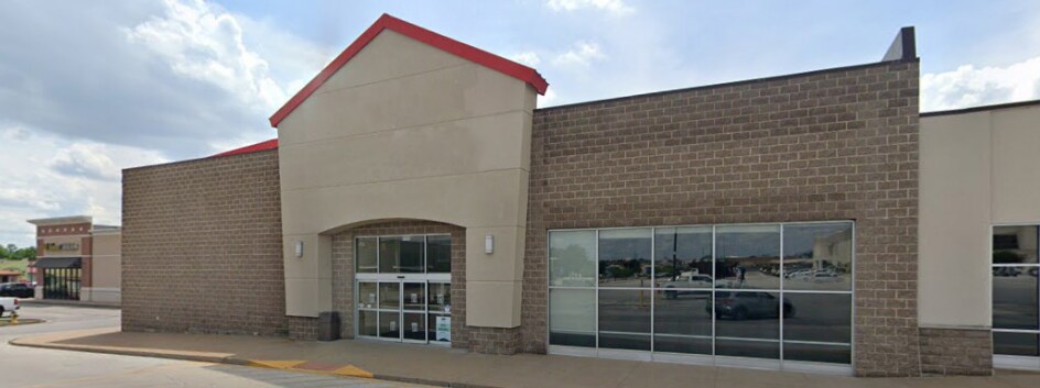 More Photos Of 405-425 N 32nd St, Quincy Freestanding For Lease