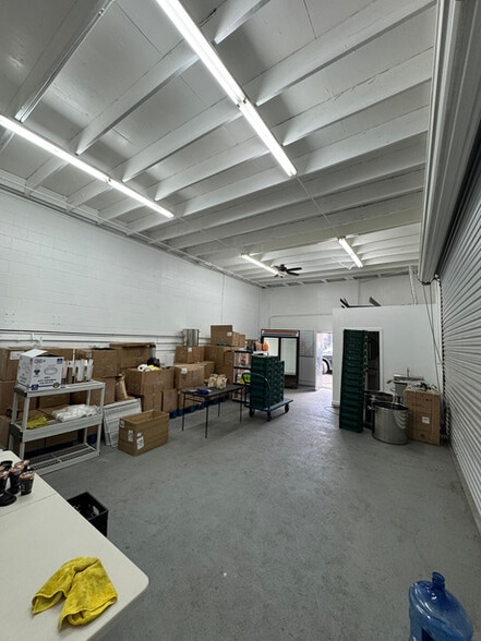 More Photos Of 21314-21316 Sherman Way, Canoga Park Service For Lease