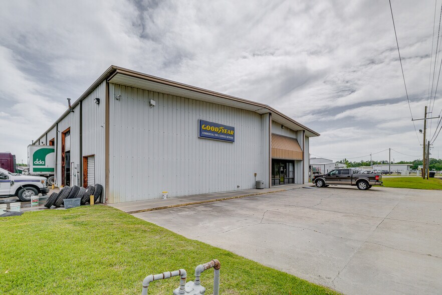 More Photos Of 1900 Old Natchitoches Rd, West Monroe Industrial For Sale