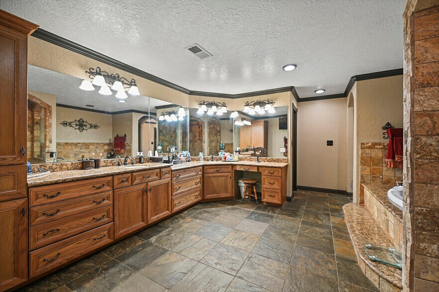 More Photos Of 20204 Schiel Rd, Cypress Warehouse For Sale