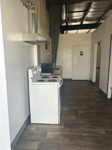 More Photos Of 2945 N Highway 89, Chino Valley Service For Lease