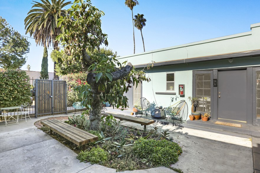 More Photos Of 1520 Andalusia Ave, Venice Apartments For Sale