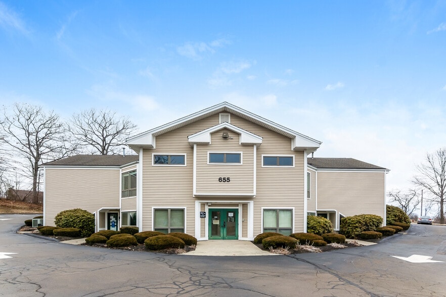 Primary Photo Of 655 Saw Mill Rd, West Haven Medical For Sale