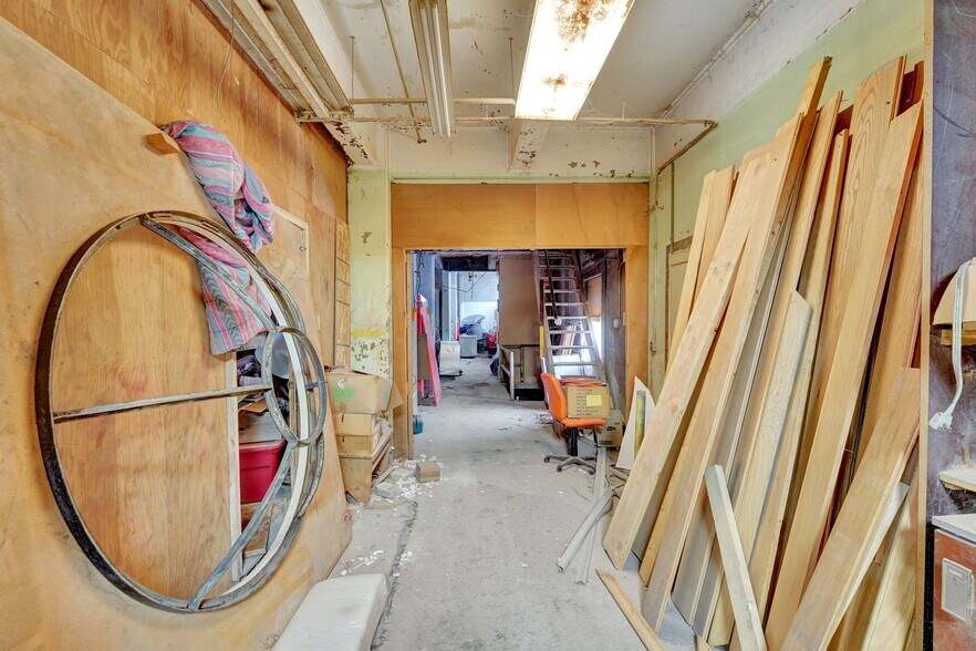 More Photos Of 47 Elm St, East Aurora Service For Sale