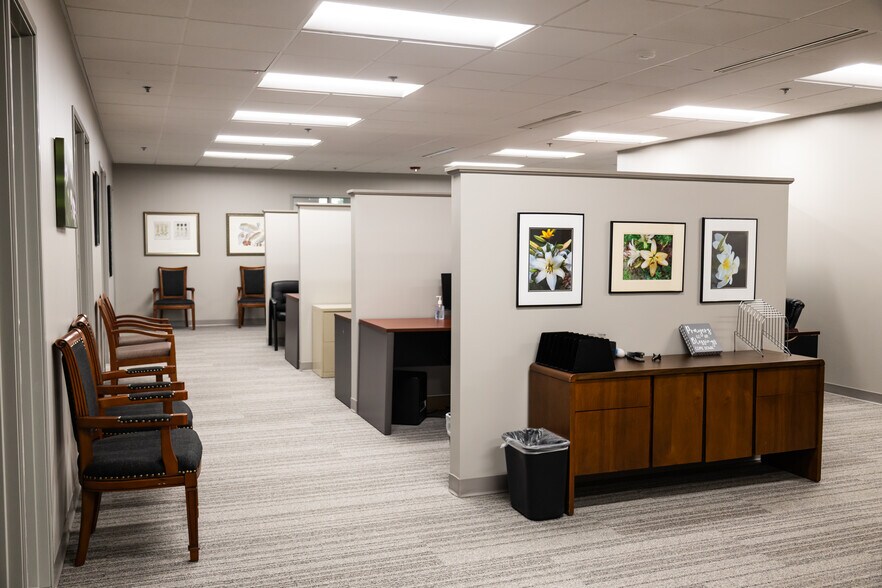 More Photos Of 3950 Priority Way South Dr, Indianapolis Office For Lease