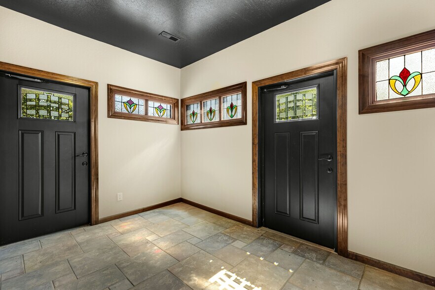 More Photos Of 2079 State Road Y, Linn Creek Restaurant For Sale