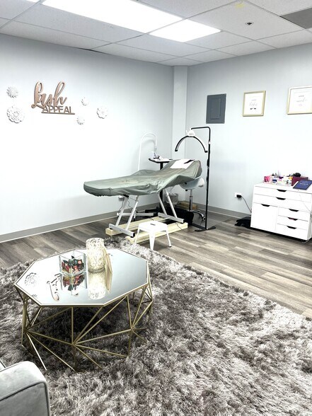 More Photos Of 725 Kapiolani Blvd, Honolulu Office For Sale