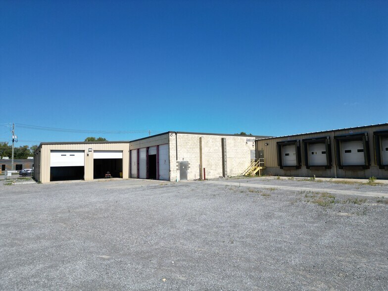 More Photos Of 3365 Broadway St, Cheektowaga Truck Terminal For Sale