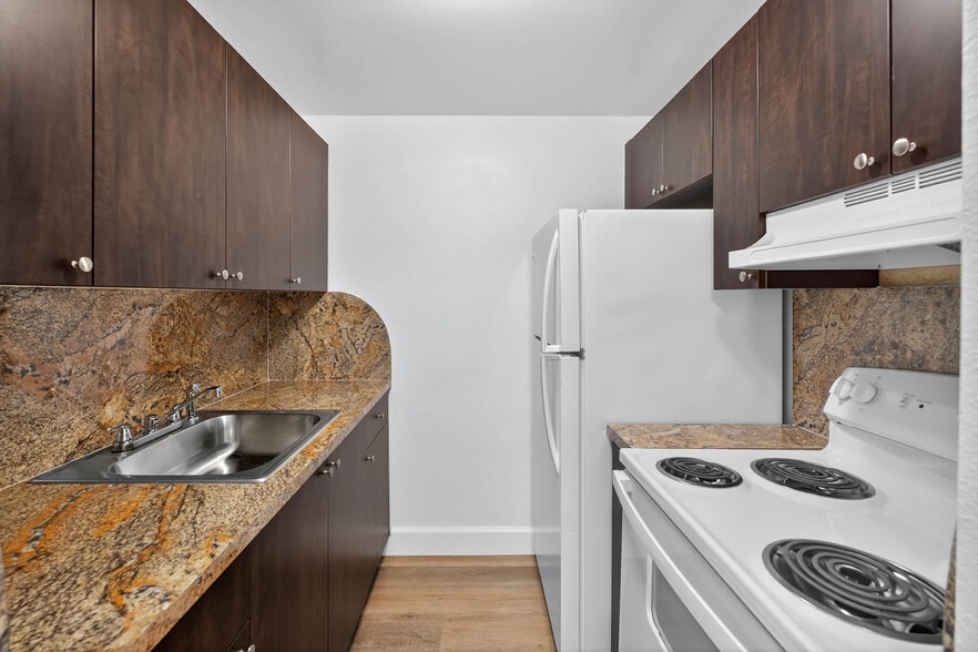 More Photos Of 3870 N Andrews Ave, Oakland Park Apartments For Sale