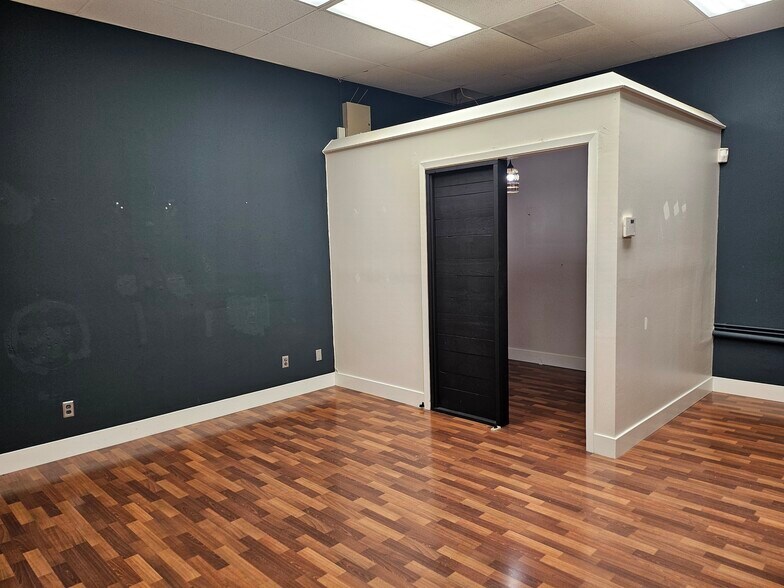 More Photos Of 315 2nd St, Woodland Loft Creative Space For Lease
