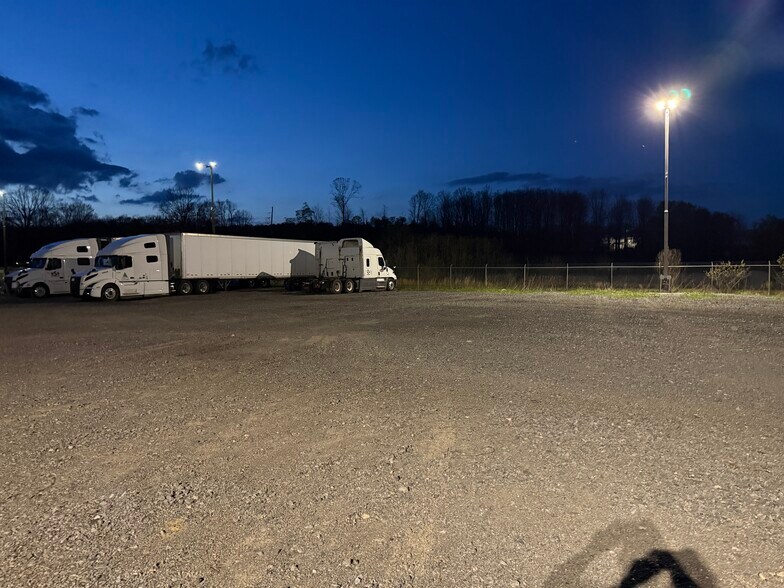 More Photos Of 4881 Pittsburgh Rd, Harrisville Light Distribution For Sale