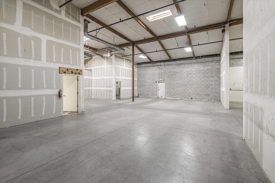 More Photos Of 3545 Soquel Dr, Soquel Auto Repair For Sale