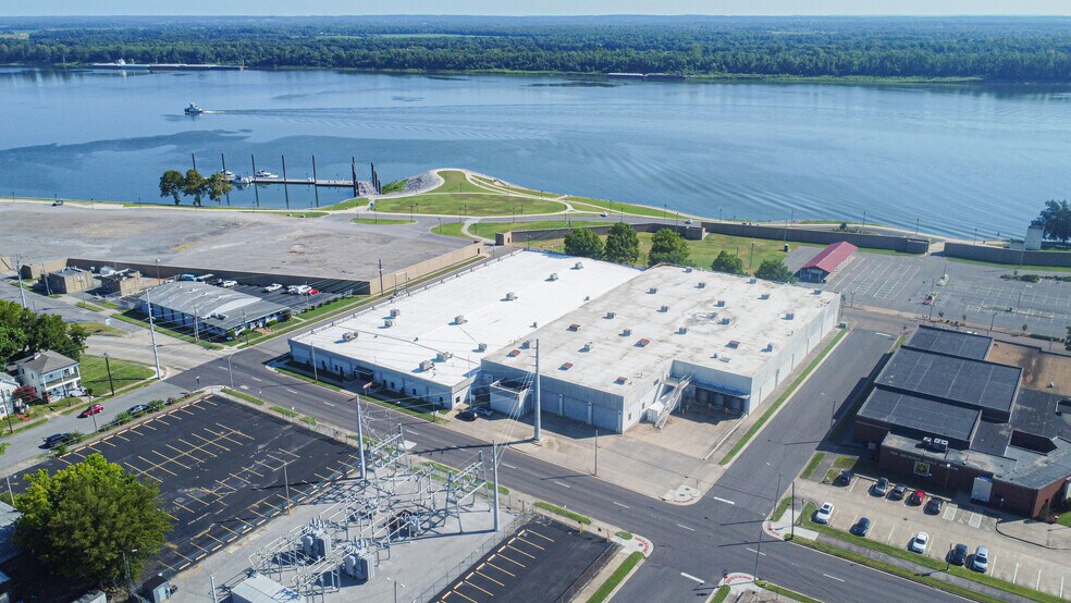 More Photos Of 322 N 3rd St, Paducah Warehouse For Lease