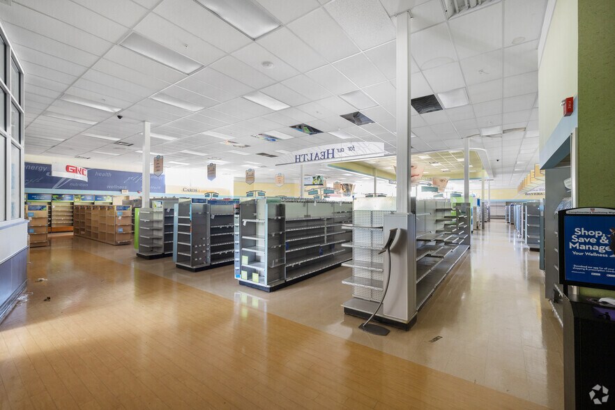 More Photos Of 645 Foxon Rd, East Haven Storefront For Lease