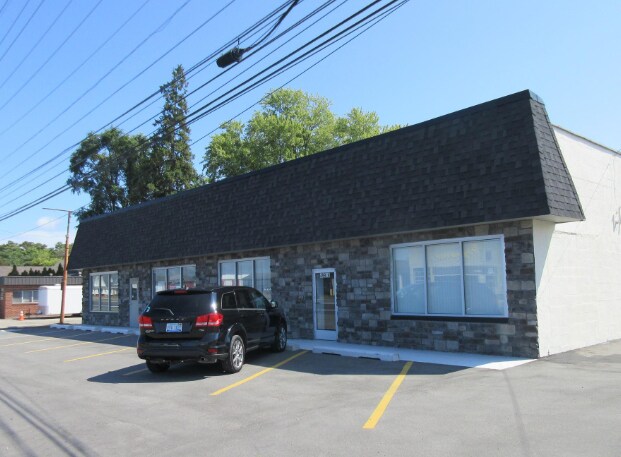 More Photos Of 49904-49908 Gratiot Ave, Chesterfield Storefront For Sale