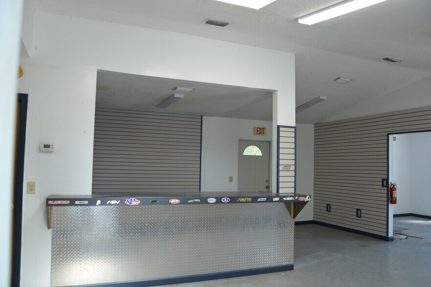 More Photos Of 697 E Anderson Rd, Groveland Storefront Retail Residential For Sale