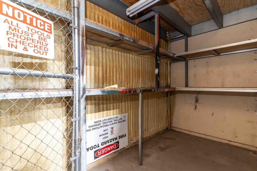 More Photos Of 7212 E Main St, Farmington Warehouse For Sale