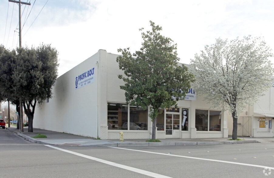 More Photos Of 1332 9th St, Modesto Warehouse For Sale