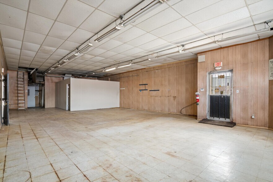 More Photos Of 300 E 8 Mile Rd, Detroit Warehouse For Lease