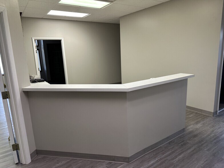 More Photos Of 8528 Broadway, Merrillville Office For Sale