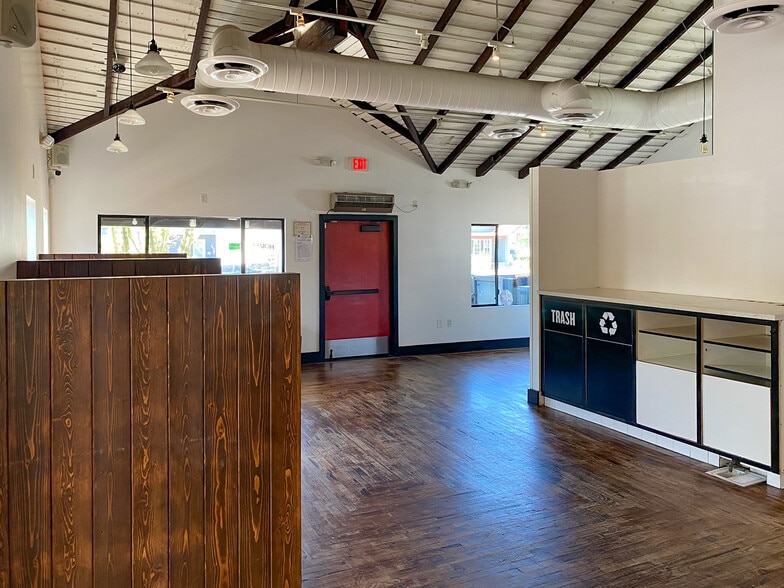 More Photos Of 1837 E 7th St, Long Beach Restaurant For Lease