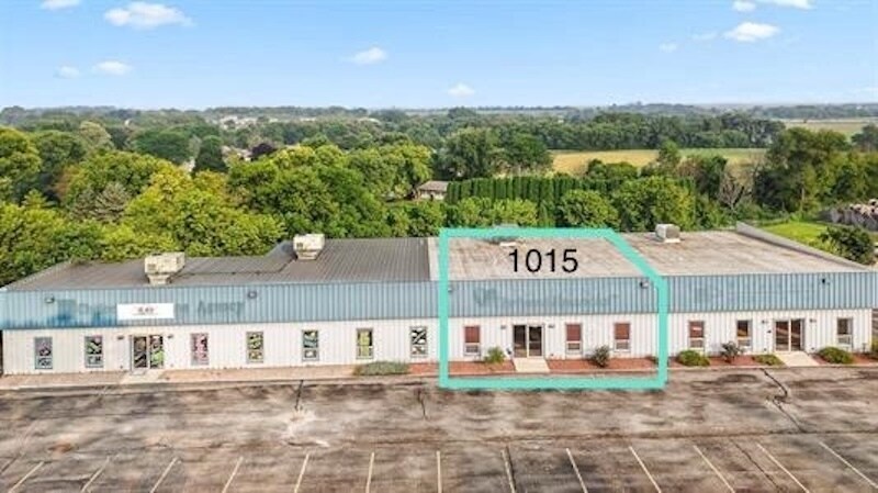 More Photos Of 1015 S Spring St, Beaver Dam Flex For Sale