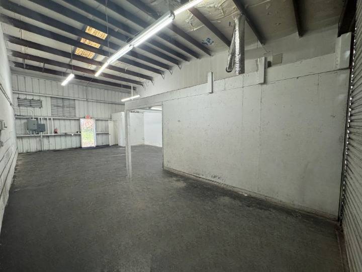More Photos Of 656-664 SW Carter Ave, Port Saint Lucie Warehouse For Sale