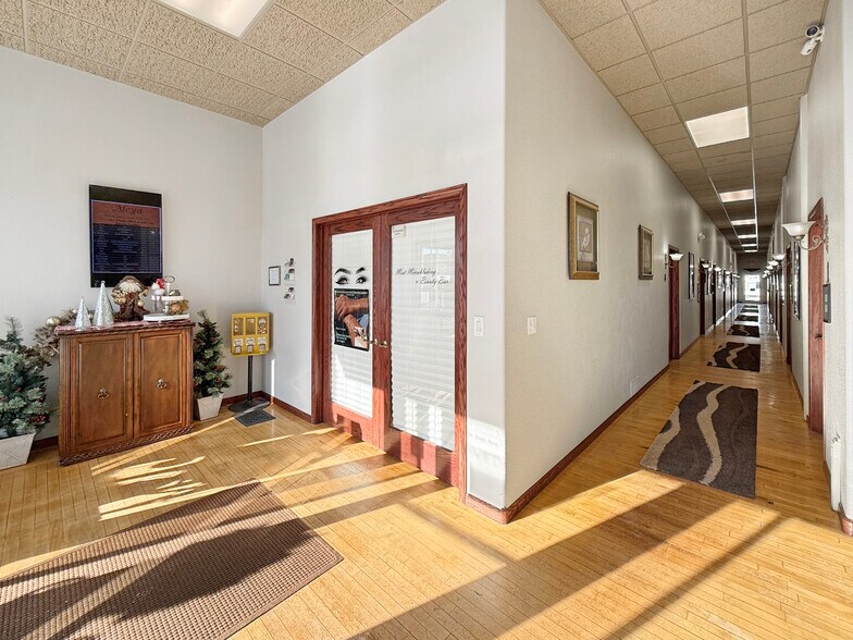 More Photos Of 112 N 2nd Ave W, Newton General Retail For Sale