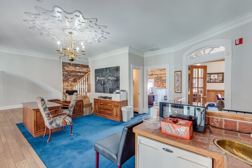 More Photos Of 55 Scott St, Buford Office For Sale