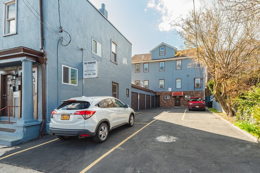 More Photos Of 536-542 N High St, Mount Vernon Apartments For Sale