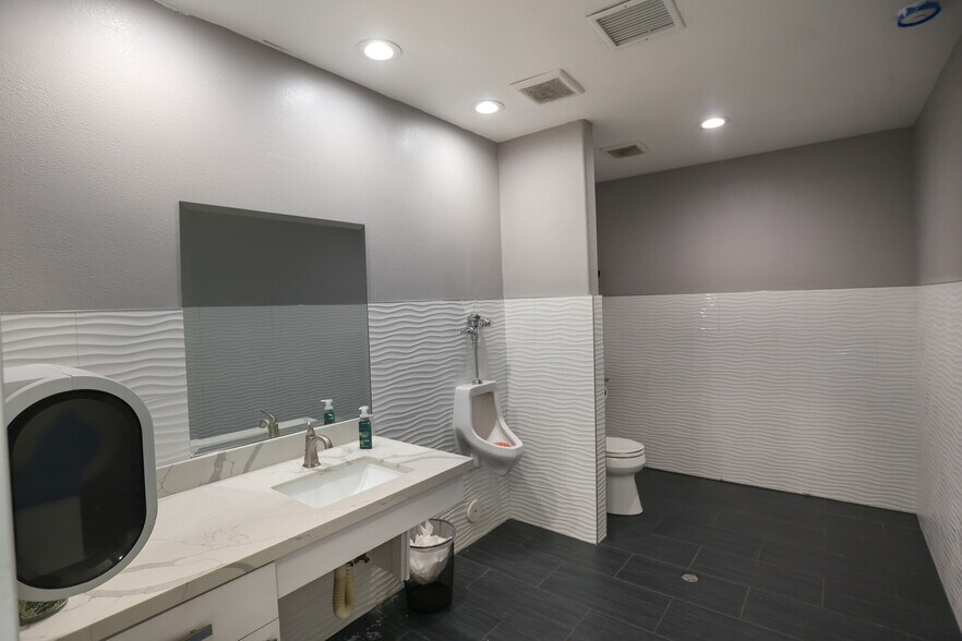 More Photos Of 448 E Foothill Blvd, San Dimas Office For Sale