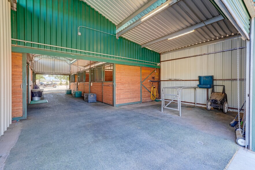 More Photos Of 7950 N Coyote Springs Rd, Prescott Valley Horse Stables For Sale