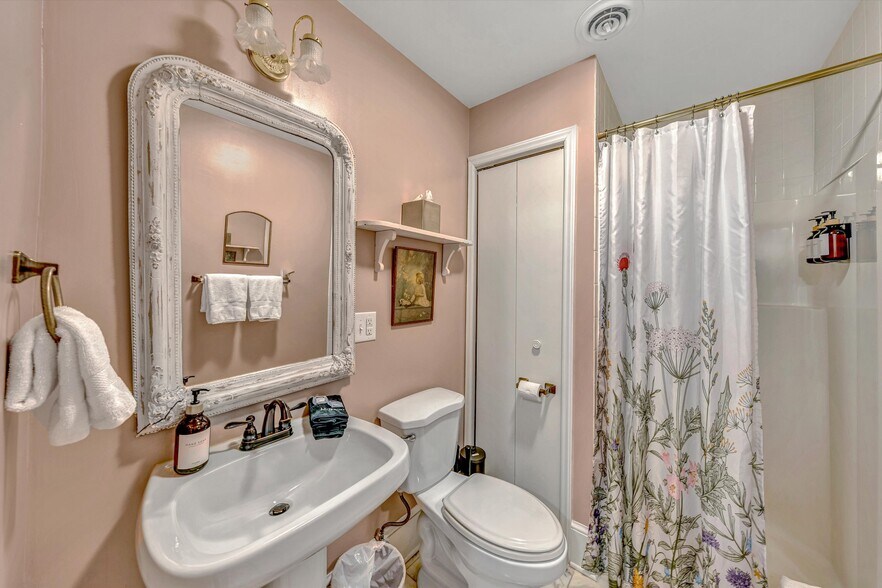 More Photos Of 185 Claiborne Ave, Rocky Mount Hospitality For Sale