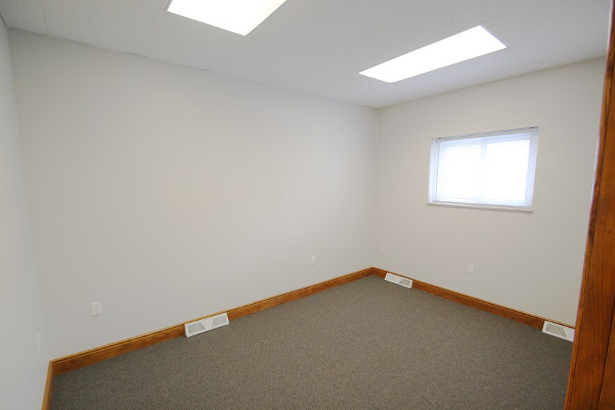 More Photos Of 7423 Royalton Rd, North Royalton Office For Sale