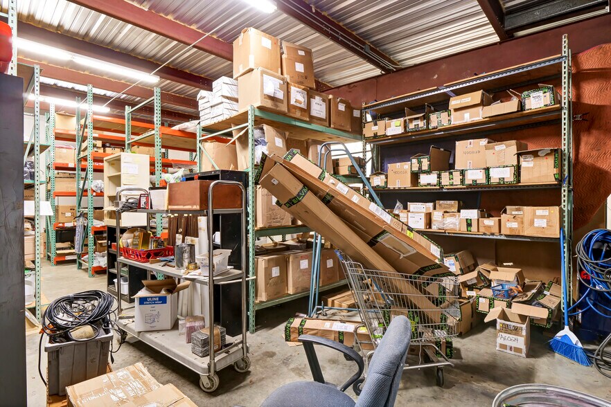 More Photos Of 1316 S 5th Ave, Wilmington Service For Sale