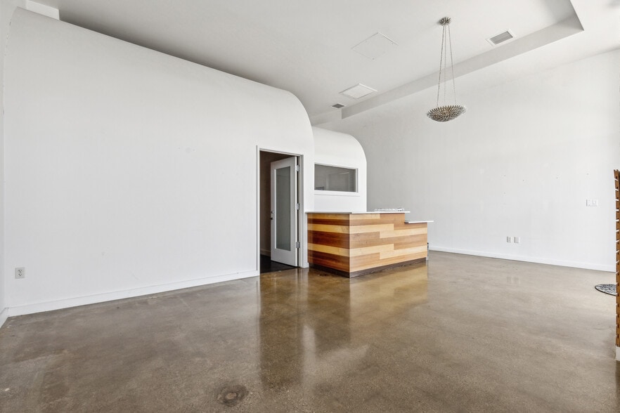 More Photos Of 3409-3437 W 7th St, Fort Worth Unknown For Lease