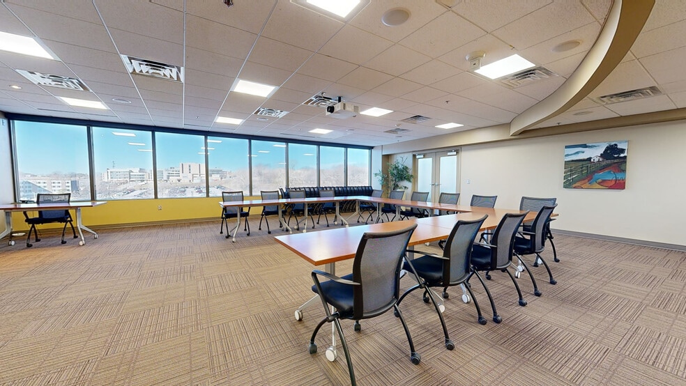 More Photos Of 2120 S 72nd St, Omaha Office For Lease