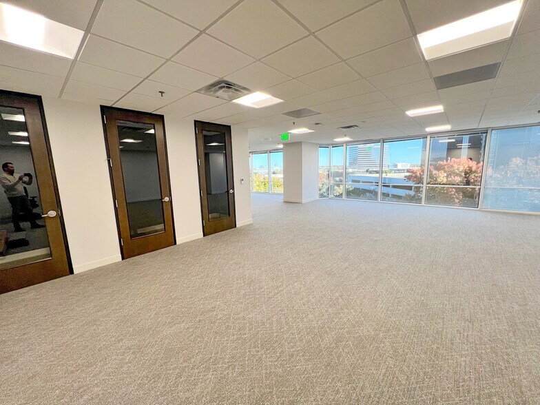 More Photos Of 12377 Merit Dr, Dallas Office For Lease