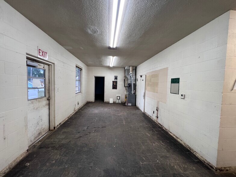 More Photos Of 211 W Walnut Ave, McKenzie General Retail For Lease