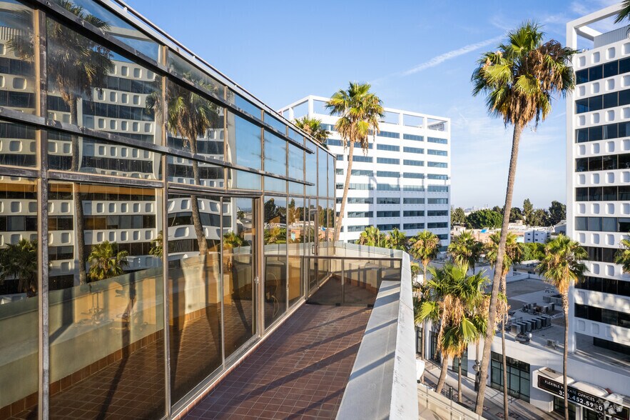 More Photos Of 7083 Hollywood Blvd, Los Angeles Office For Lease