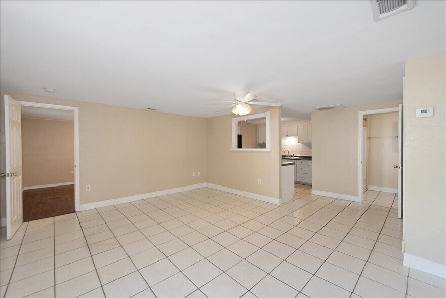 More Photos Of 1905 Oakley Ave, Fort Myers Apartments For Sale