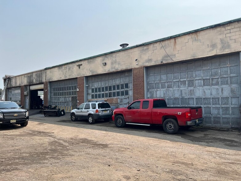 More Photos Of 9512 Railroad Ave, North Bergen Warehouse For Sale